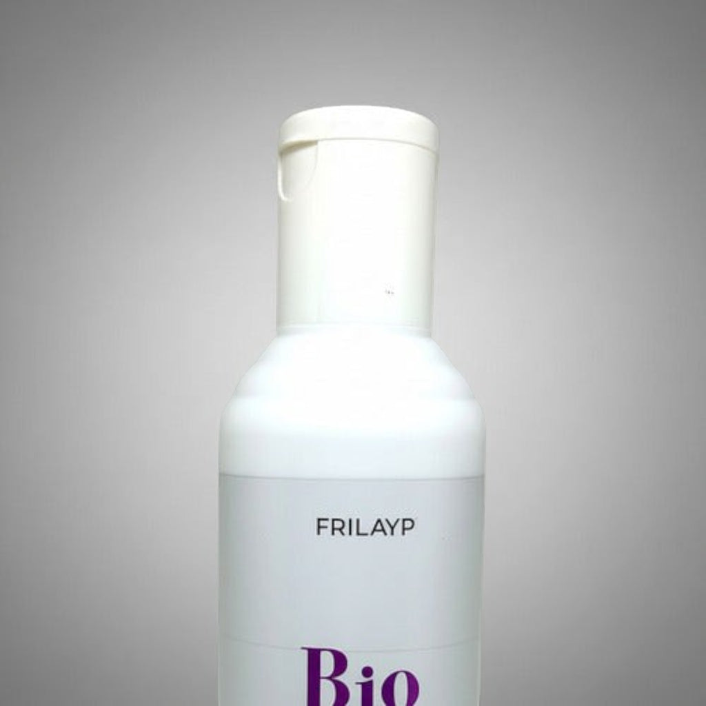 Acondicionador Distriwil Frilayp con biotina y colágeno en envase blanco de 370ml para fortalecer el cabello