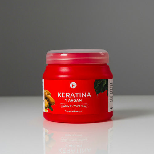 Tarro rojo de baño de crema Frilayp con keratina y argán de Distriwil para reestructuración capilar de 240g