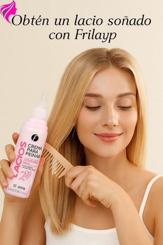 Mujer rubia usando crema para peinar Distriwil Frilayp con camelia japonesa para un cabello lacio y sin frizz