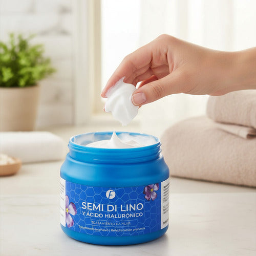 Tratamiento capilar Distriwil Frilayp con lino y ácido hialurónico en pote azul de 240g con textura cremosa
