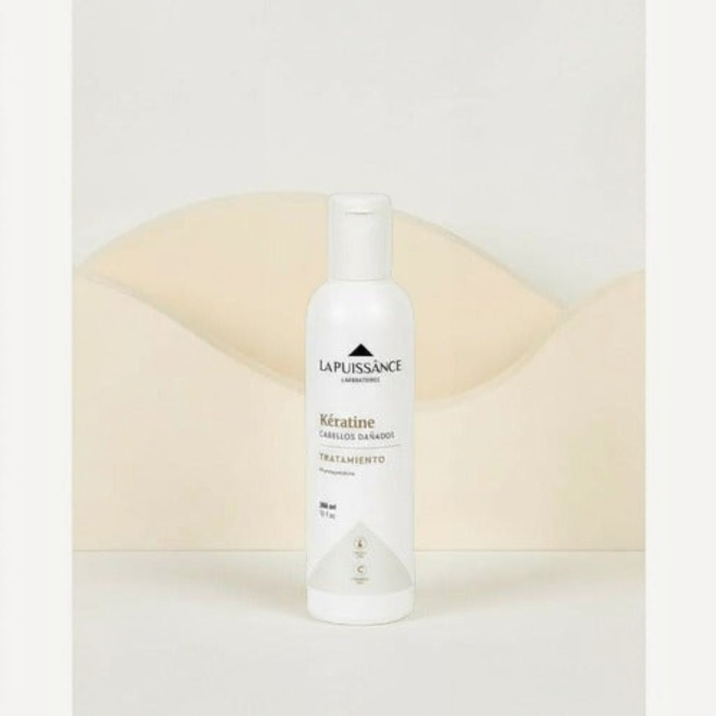 Tratamiento capilar Distriwil La Puissance con queratina hidrolizada en envase blanco de 300ml para cabello dañado
