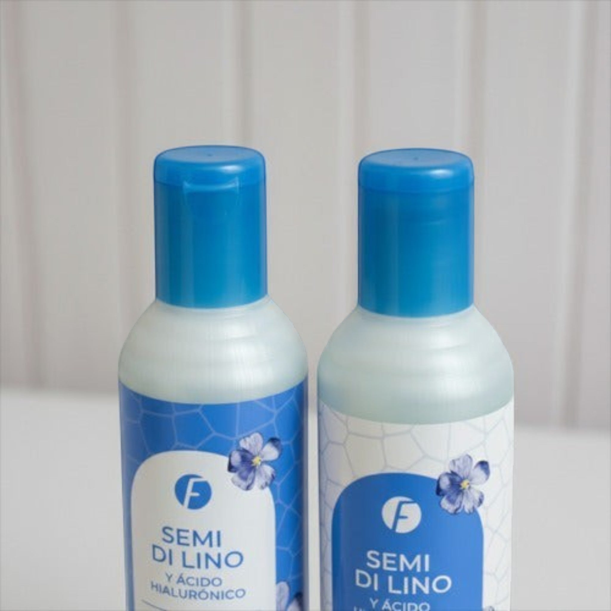 Set de shampoo y acondicionador Distriwil Frilayp con ácido hialurónico y semi di lino en envases de 740 ml