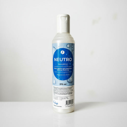 Shampoo neutro Frilayp de 370ml de Distriwil, ideal para eliminar residuos en el cabello.