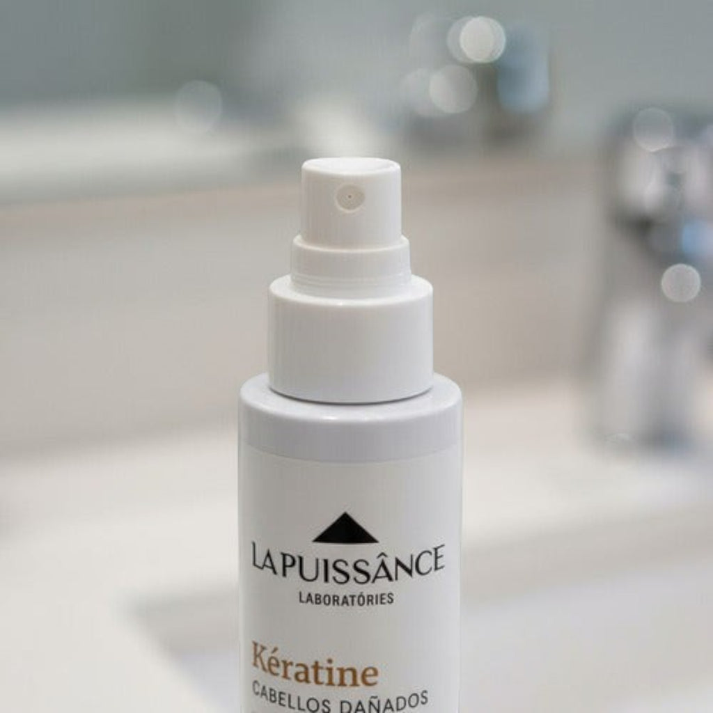 Spray reparador de keratina Distriwil La Puissance para cabellos dañados en envase de 100ml con aplicador de gatillo