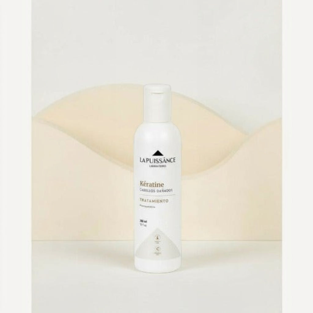 Tratamiento capilar La Puissance con queratina hidrolizada en envase blanco de 300ml disponible en Distriwil